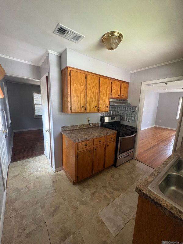 1538 Fig St - Photo 6 of 7