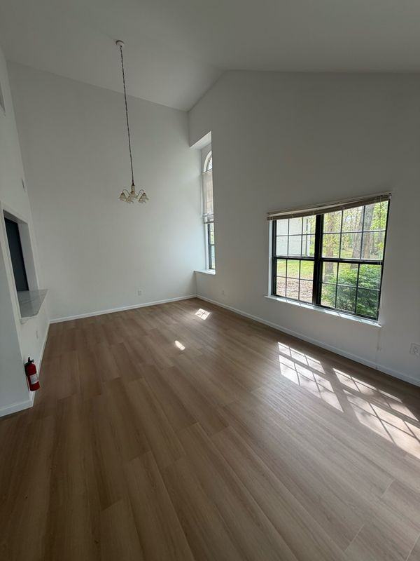 2807 Hawthorn Ct - Photo 4 of 16