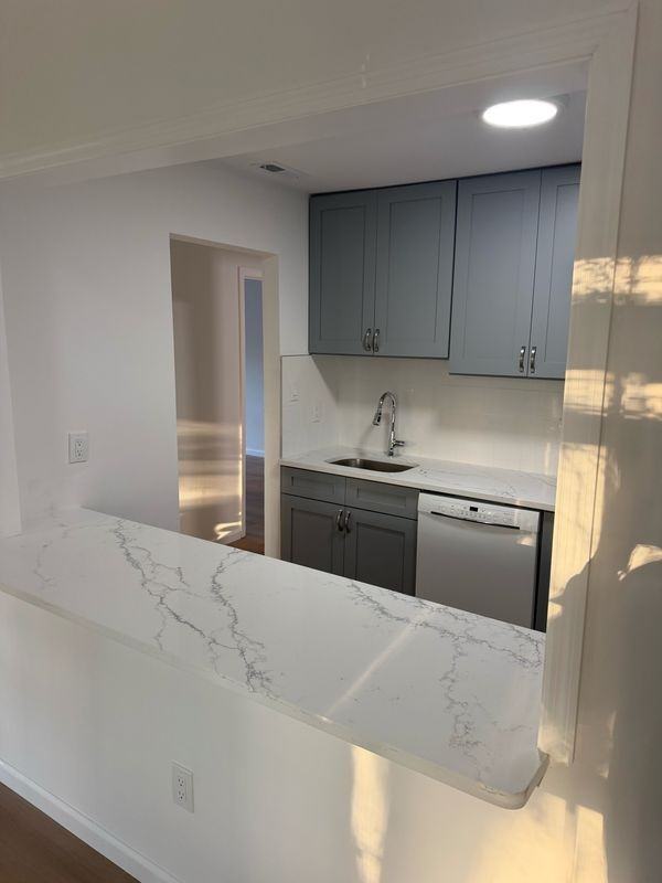 2807 Hawthorn Ct - Photo 6 of 16