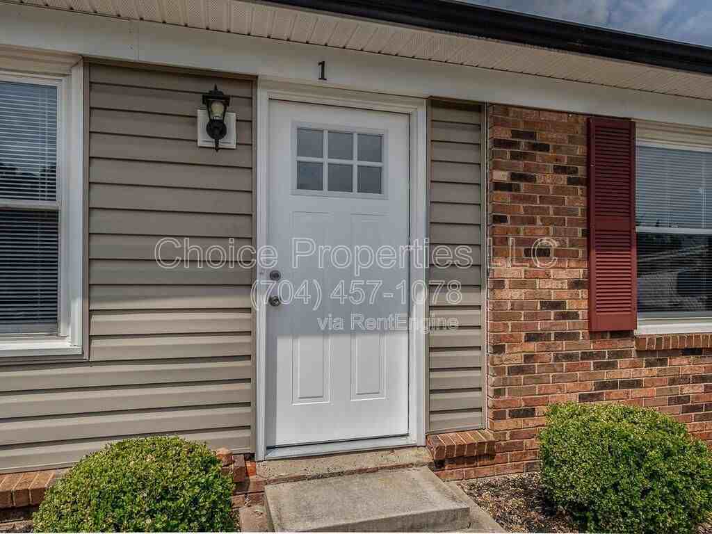 5804 Cedars East Ct #7 - Photo 2 of 21