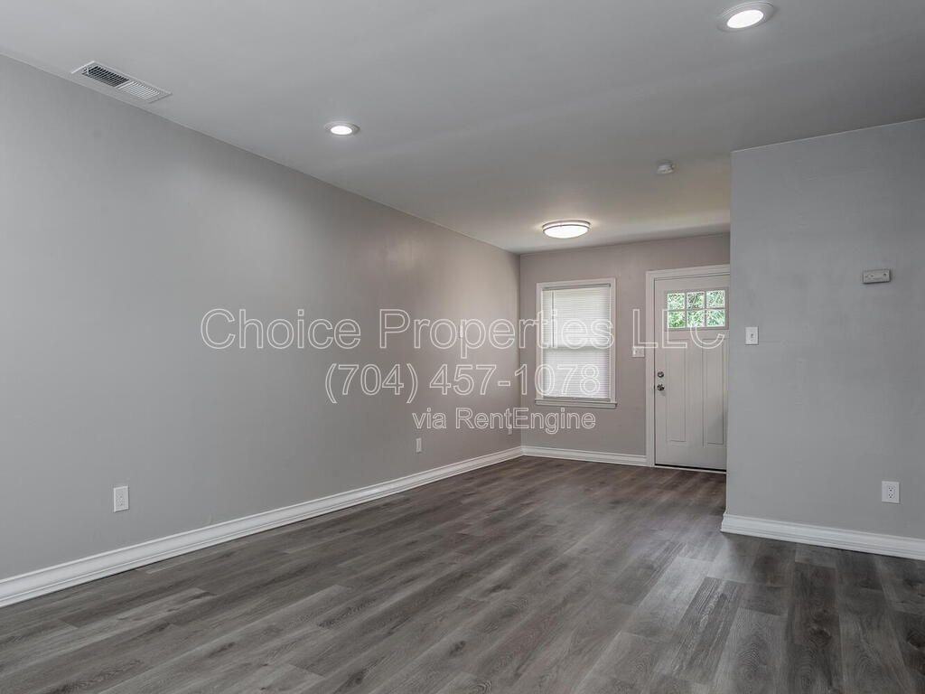 5804 Cedars East Ct #7 - Photo 4 of 21