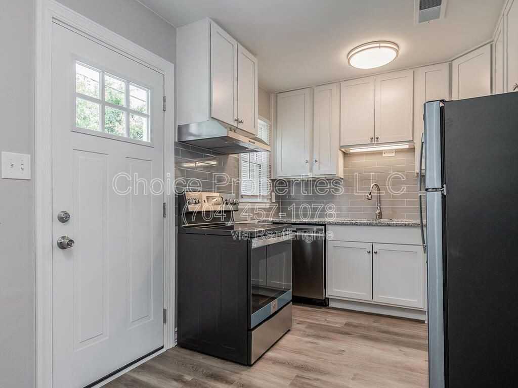 5804 Cedars East Ct #7 - Photo 6 of 21