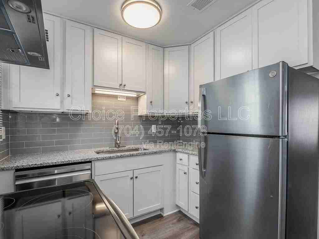 5804 Cedars East Ct #7 - Photo 7 of 21