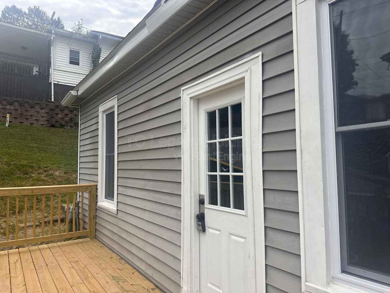 614 Hart St #614 - Photo 5 of 20