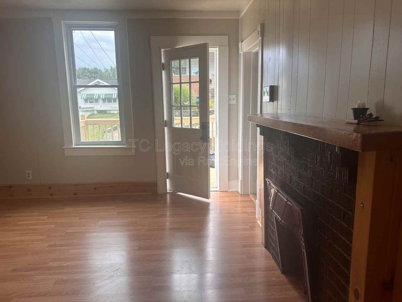 614 Hart St #614 - Photo 7 of 20