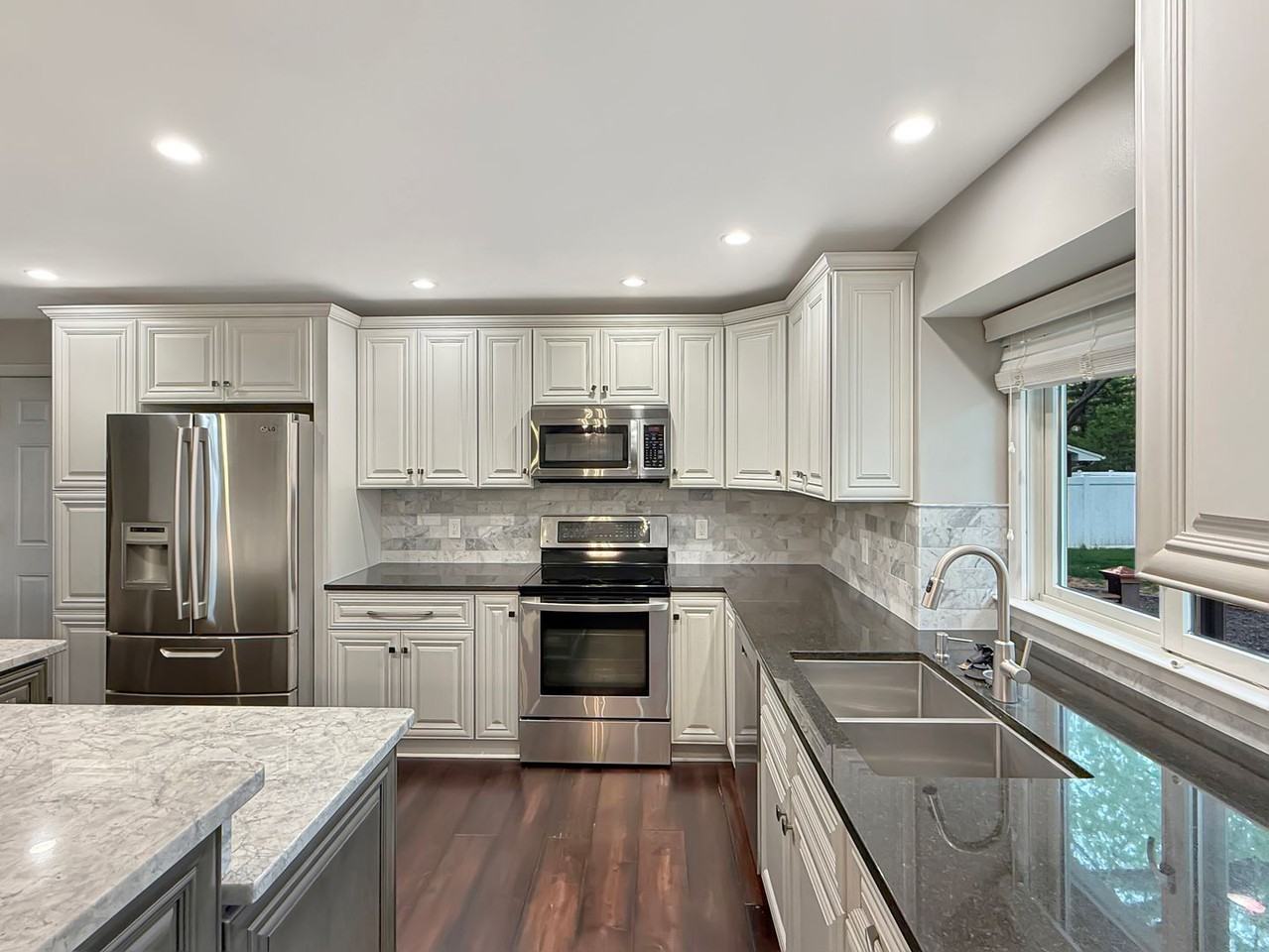 8114 Erie Cir - Photo 6 of 18