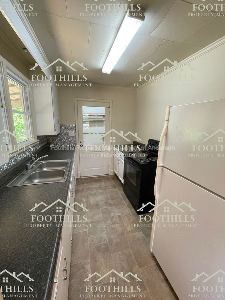 4100 Standridge Rd - Photo 4 of 12