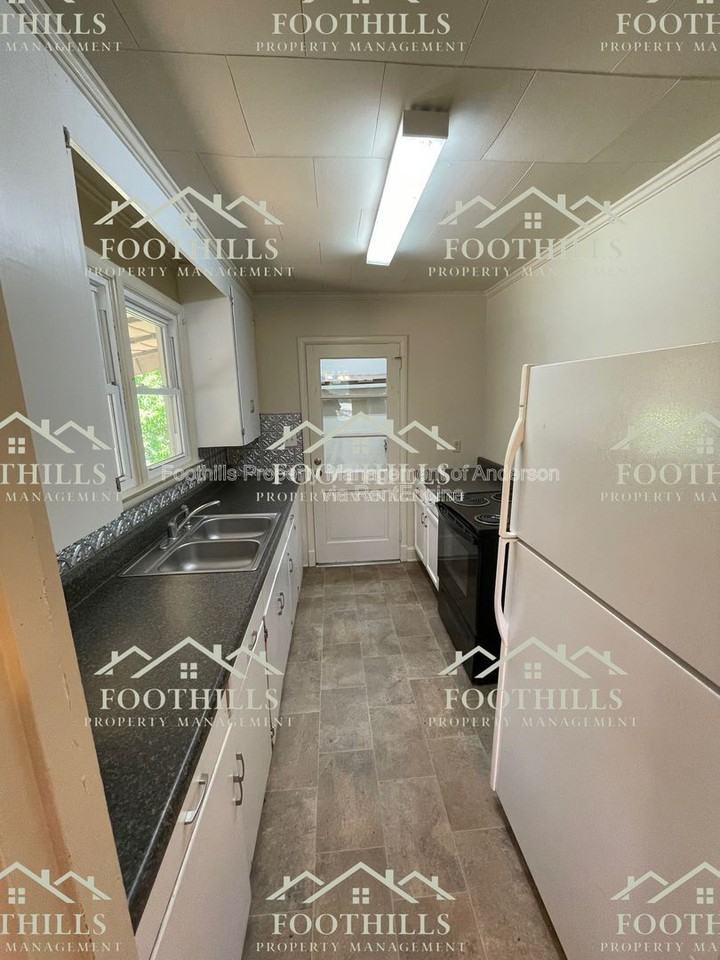 4100 Standridge Rd - Photo 5 of 12