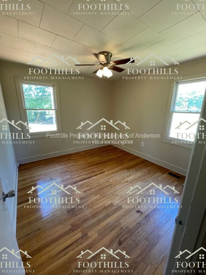 4100 Standridge Rd - Photo 7 of 12