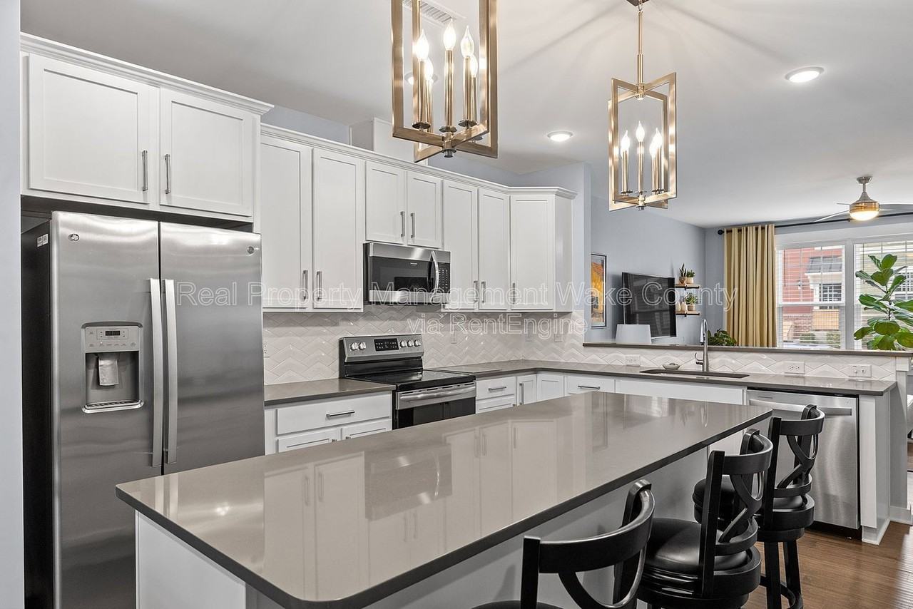 410 Triumph Ln - Photo 5 of 50