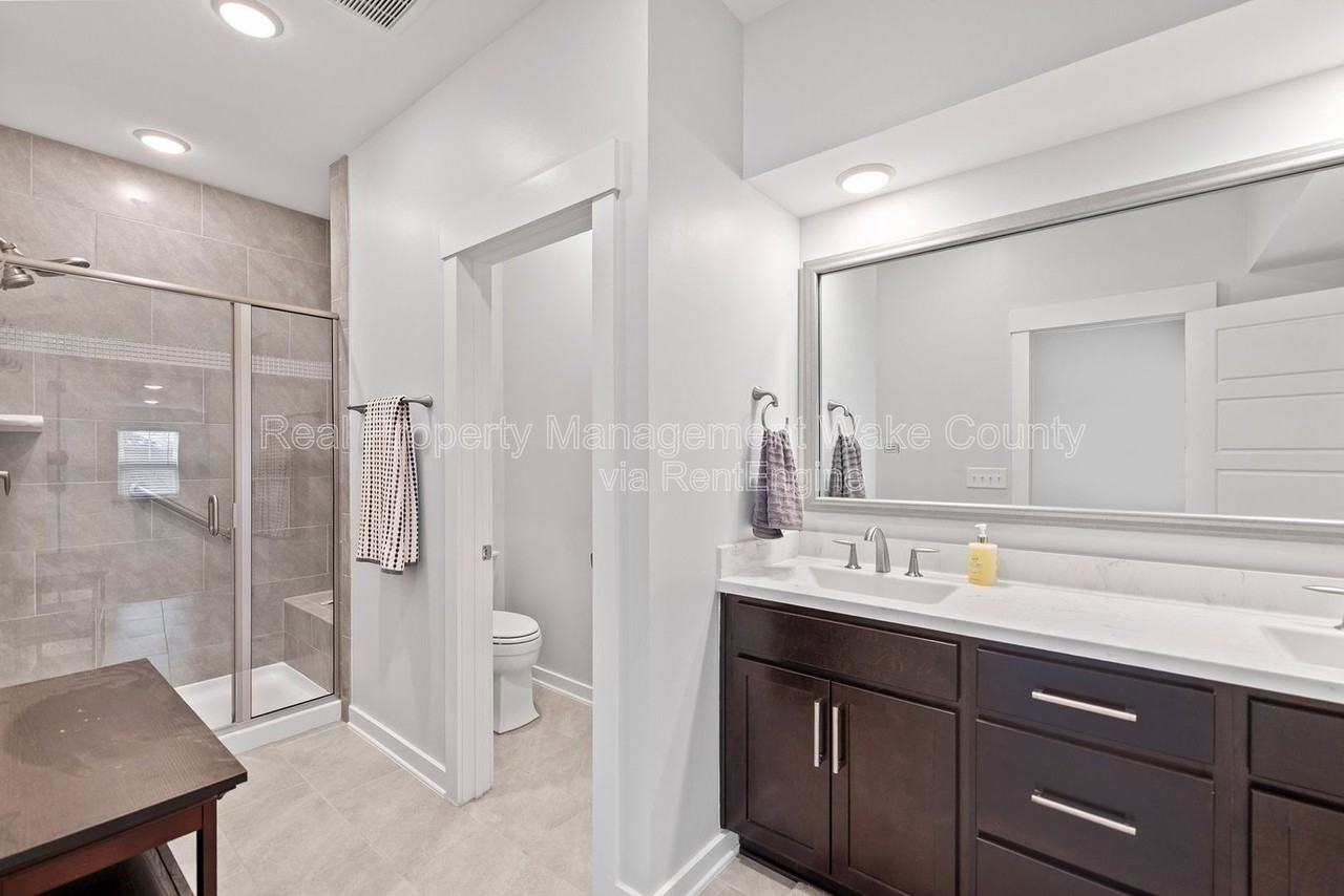 410 Triumph Ln - Photo 7 of 50