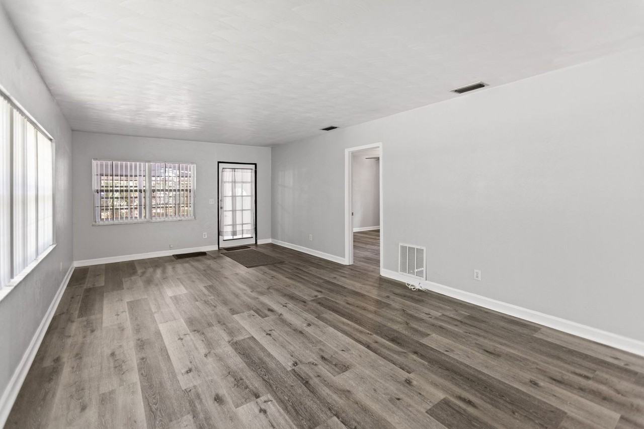 4802 Lane Rd - Photo 7 of 20