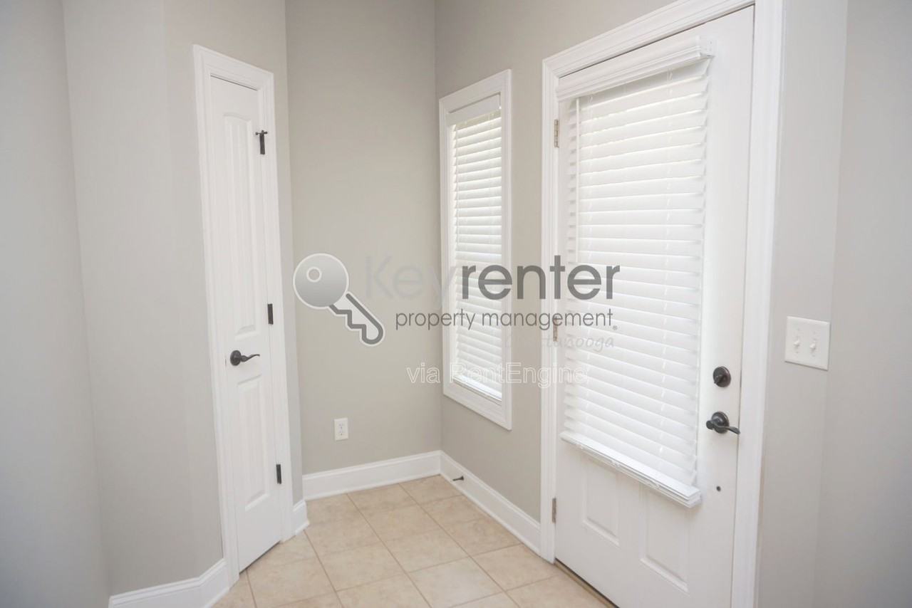 5410 Mandarin Cir - Photo 4 of 25