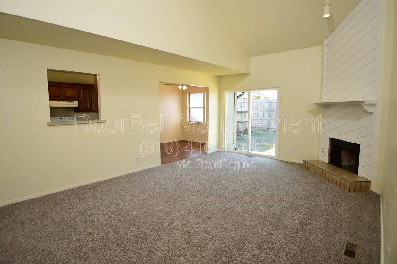 1514 E 73rd Pl - Photo 4 of 20