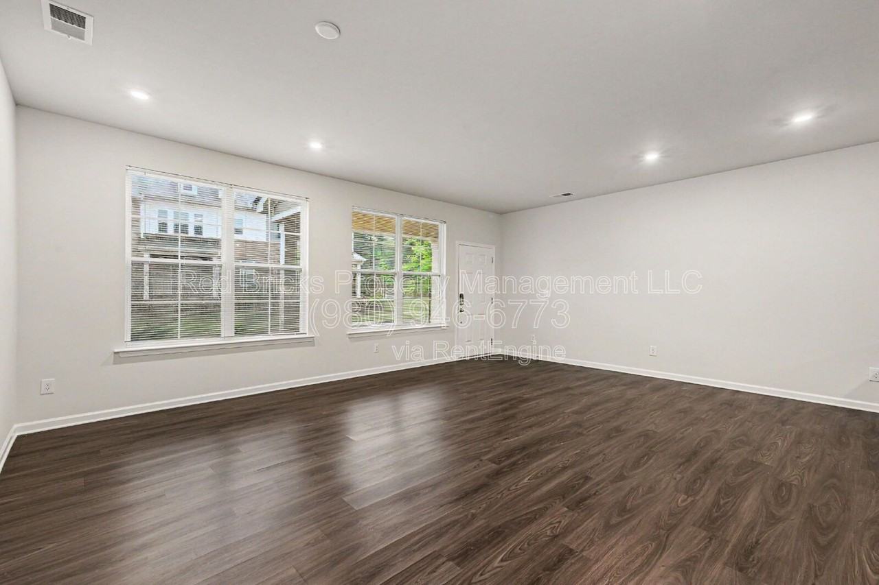 8009 Whitegrove Rd - Photo 7 of 21