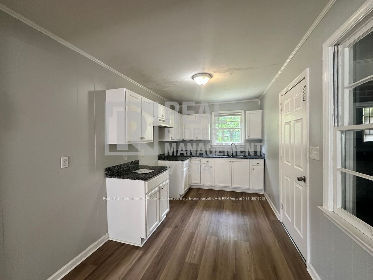 3257 Ohara Dr S - Photo 6 of 17