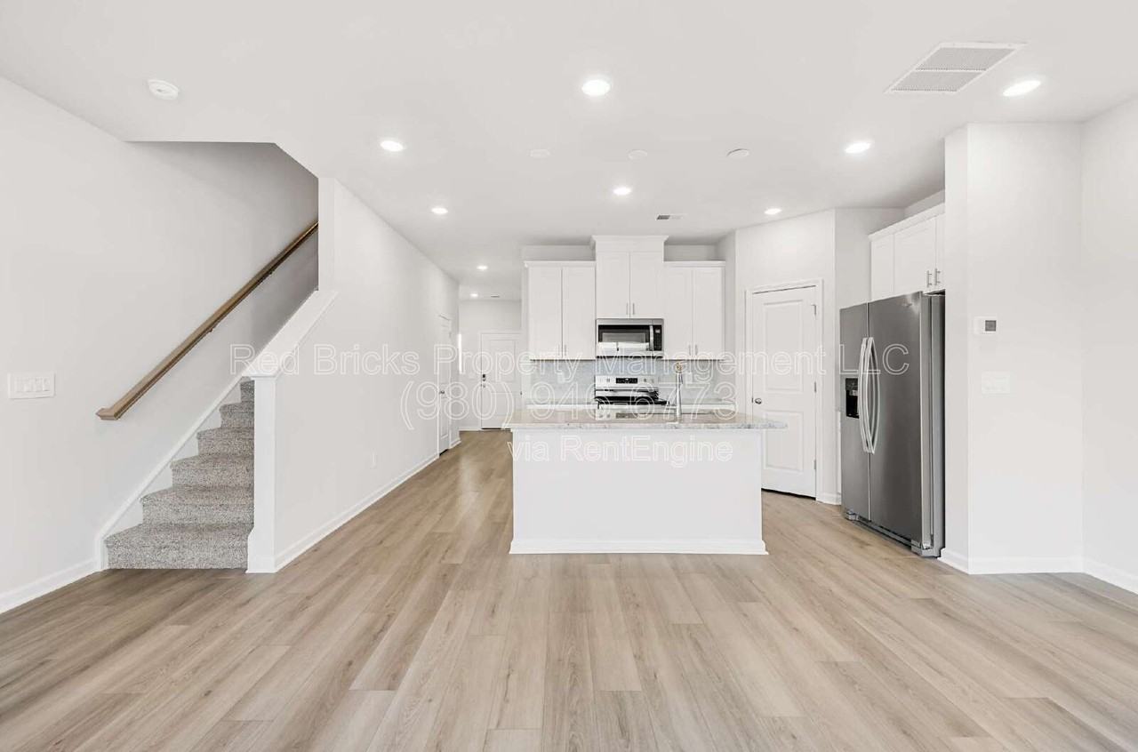 4110 County Down Ave - Photo 3 of 20
