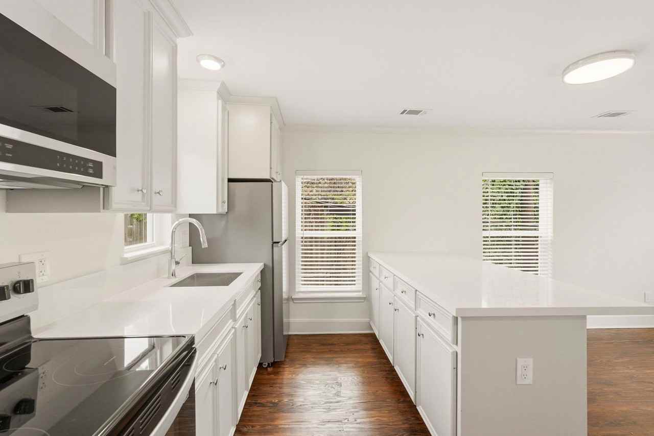 612 W Alabama St #1-2 - Photo 3 of 28
