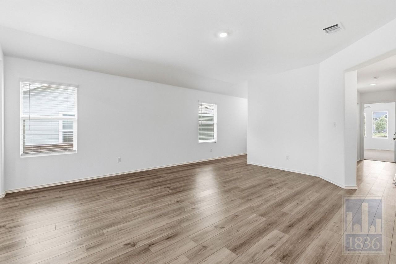 190 Tofalla - Photo 4 of 50