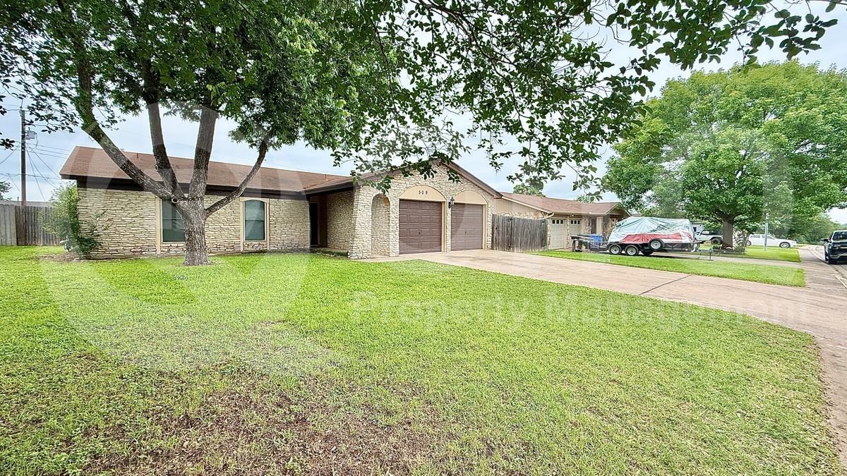509 Greenway Dr - Photo 2 of 20