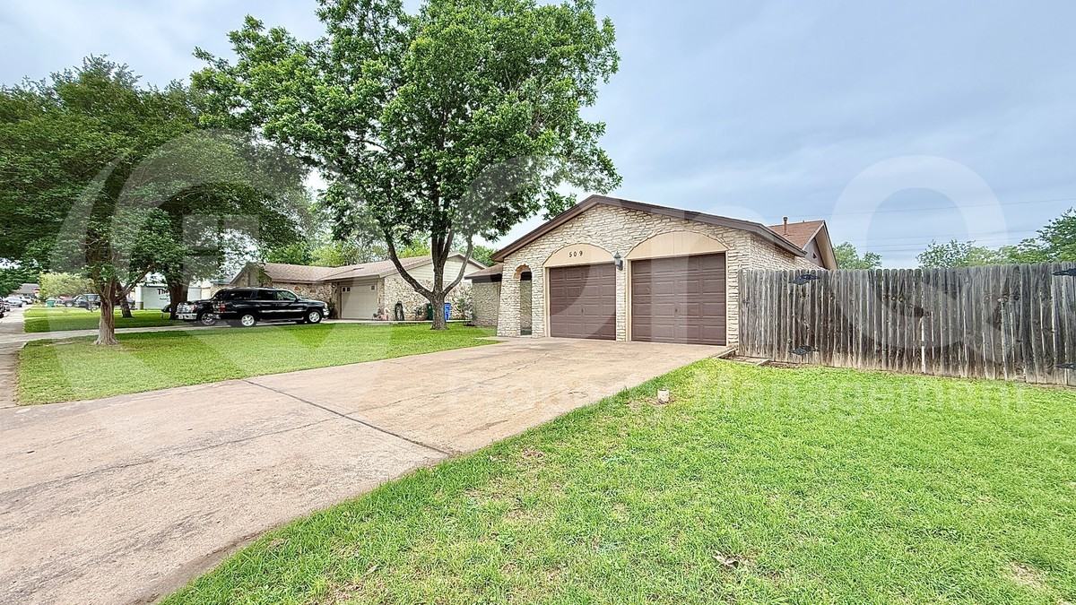 509 Greenway Dr - Photo 3 of 20