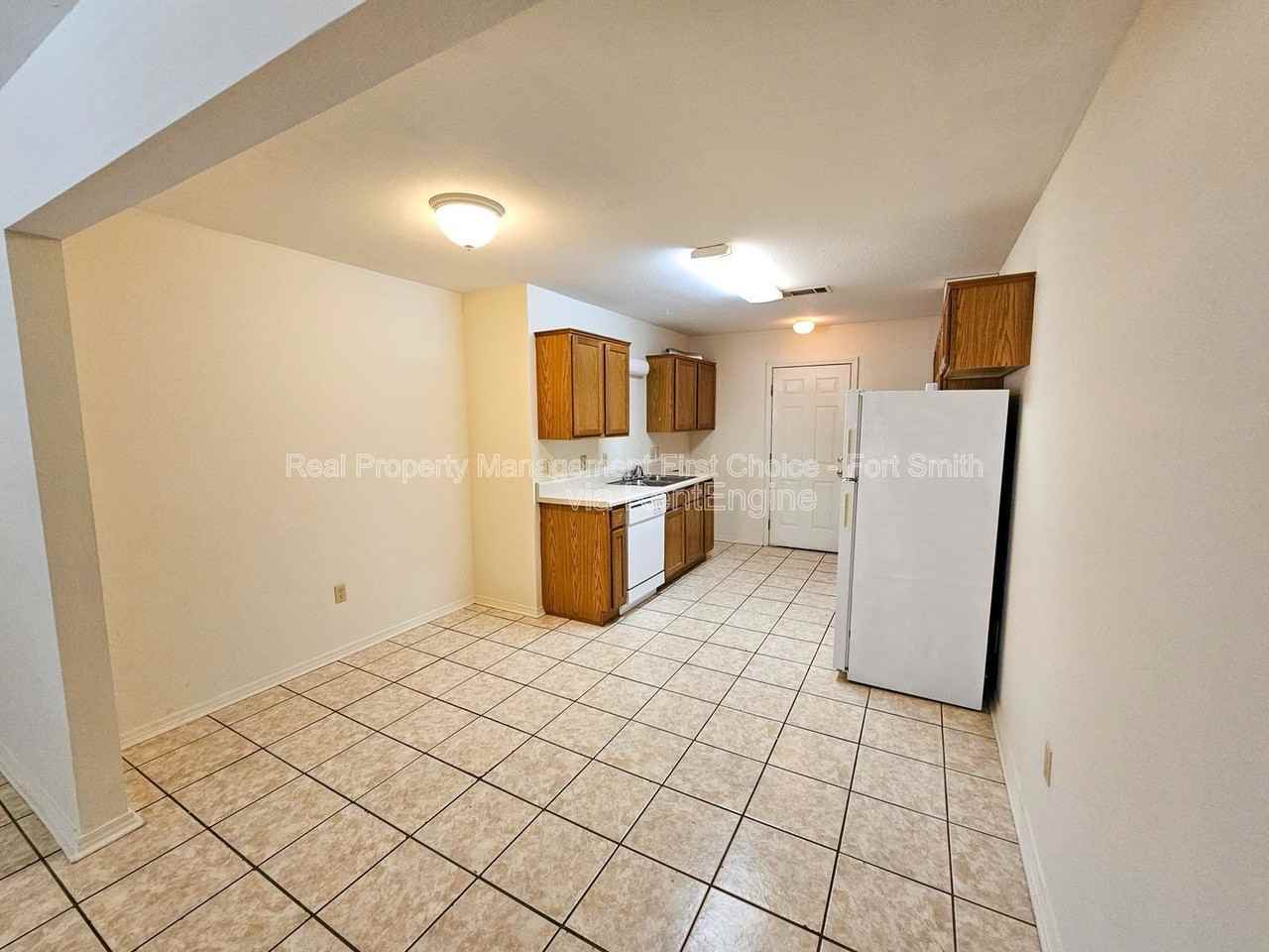 1851 Brazil Ave - Photo 2 of 8