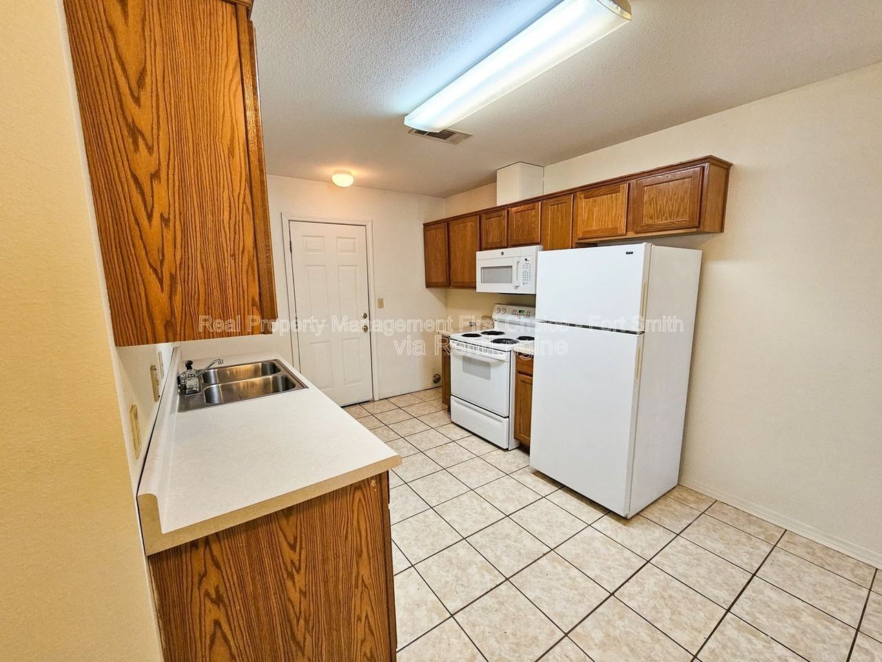 1851 Brazil Ave - Photo 3 of 8