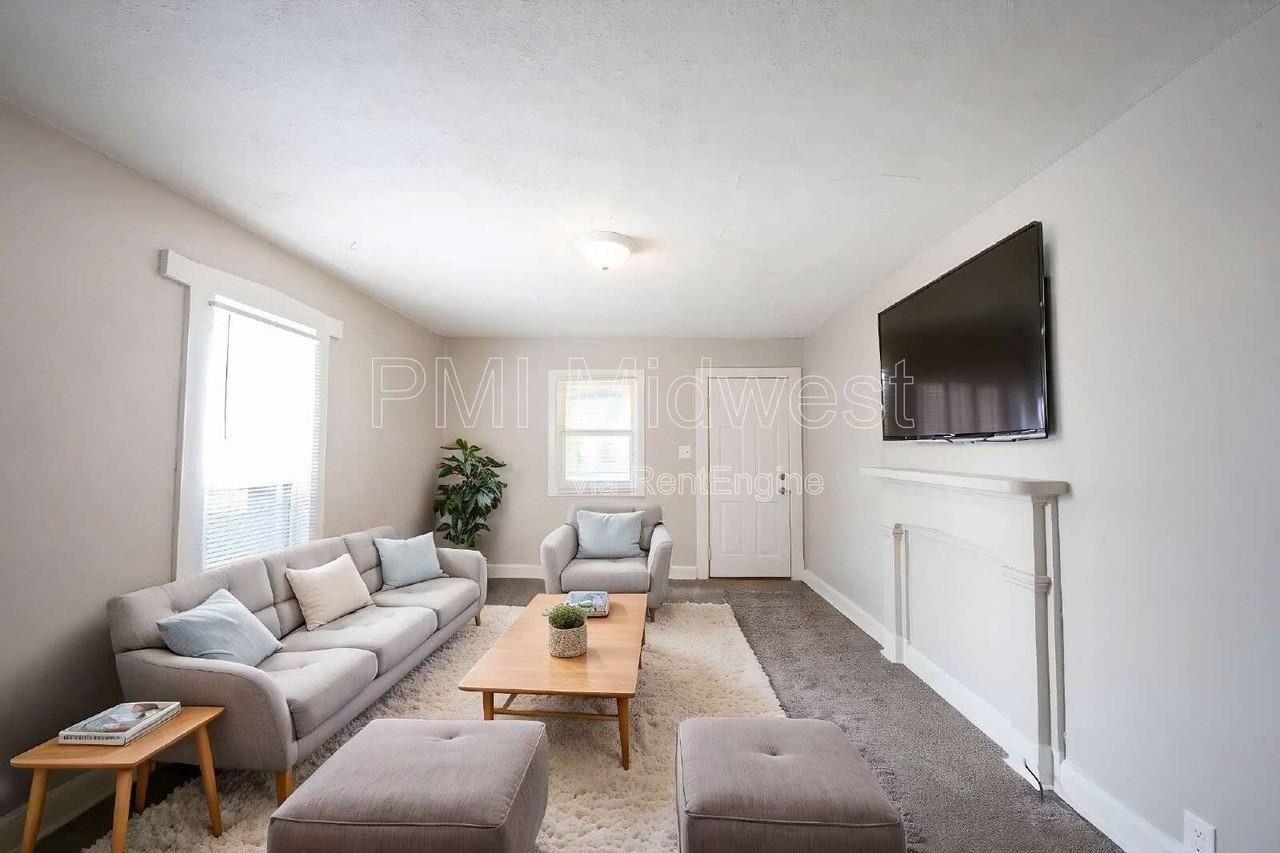 1214 W 25th St - Photo 5 of 20