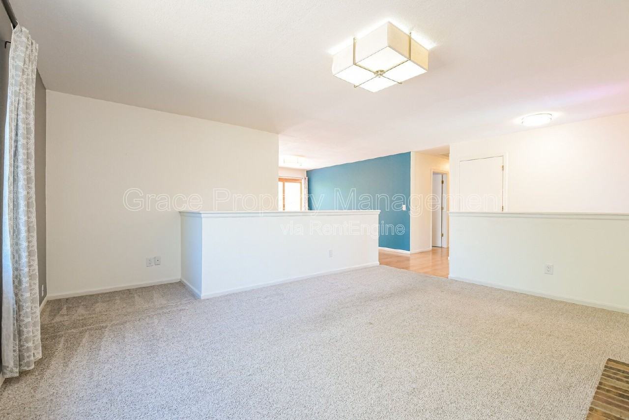 11748 Fillmore Pl - Photo 3 of 25