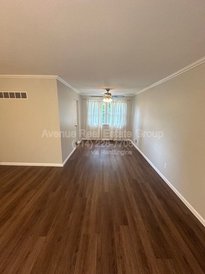425 Westglen Village Dr - Photo 4 of 26