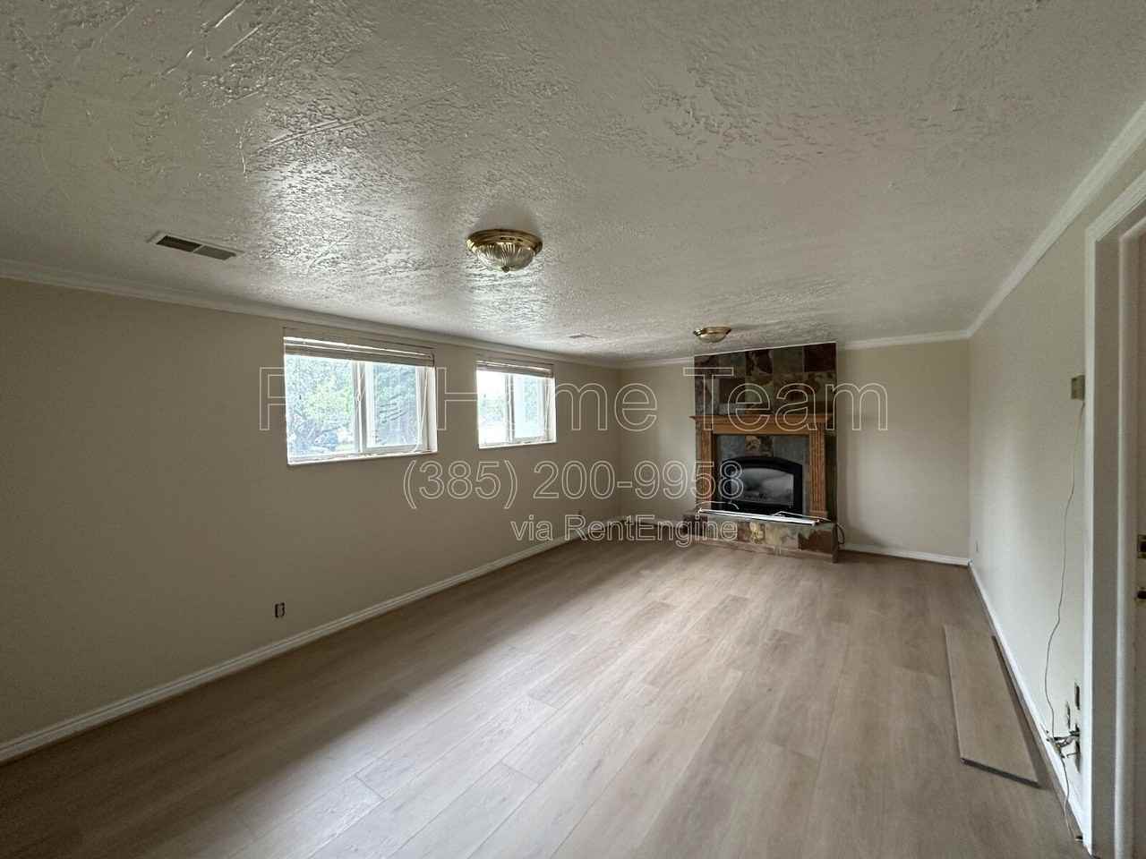 531 N Mountain Rd - Photo 3 of 7