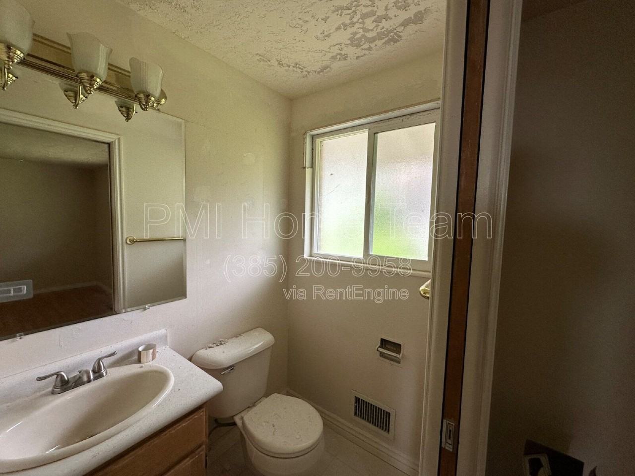 531 N Mountain Rd - Photo 4 of 7