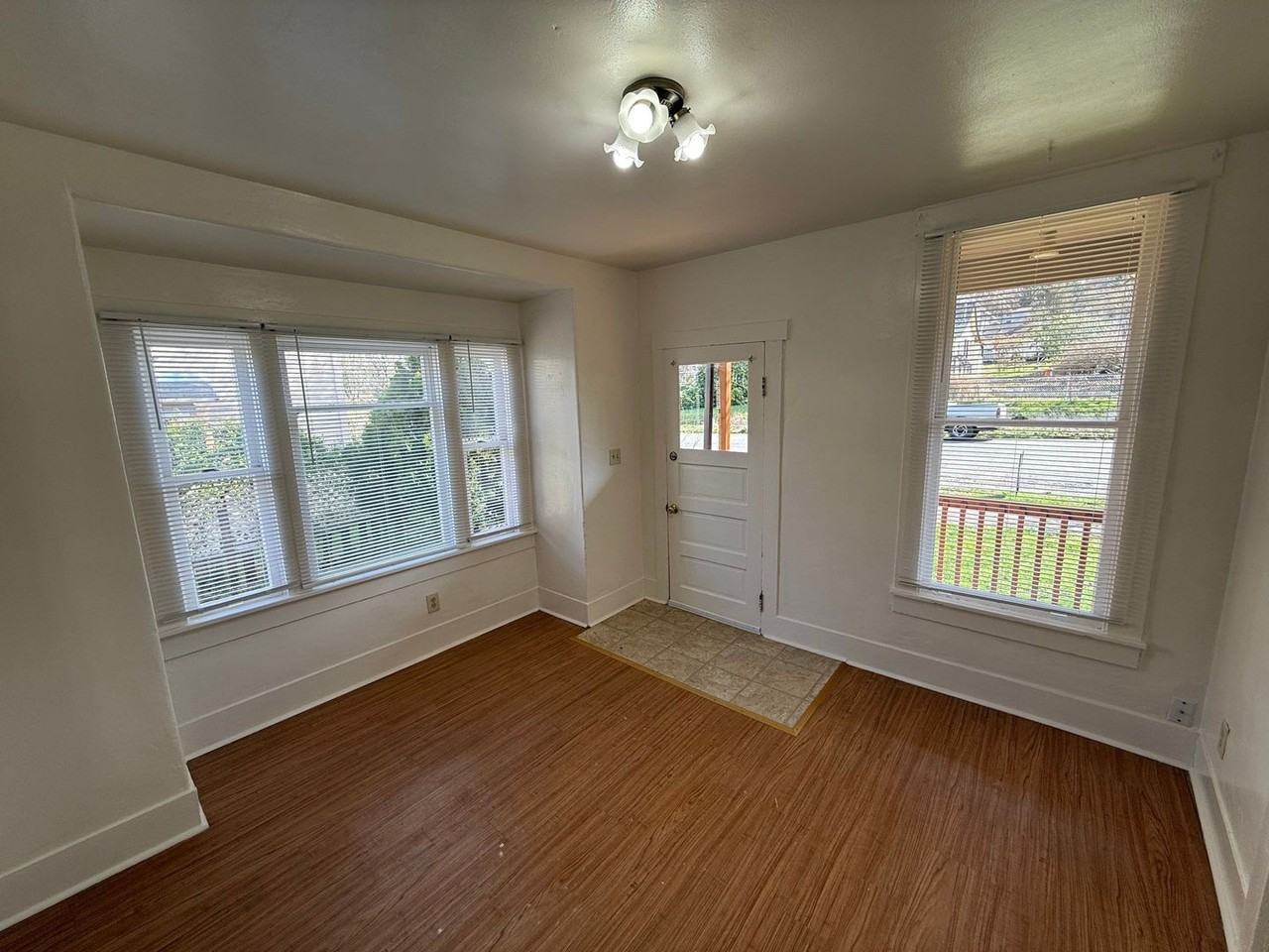 315 Jefferson St - Photo 3 of 15