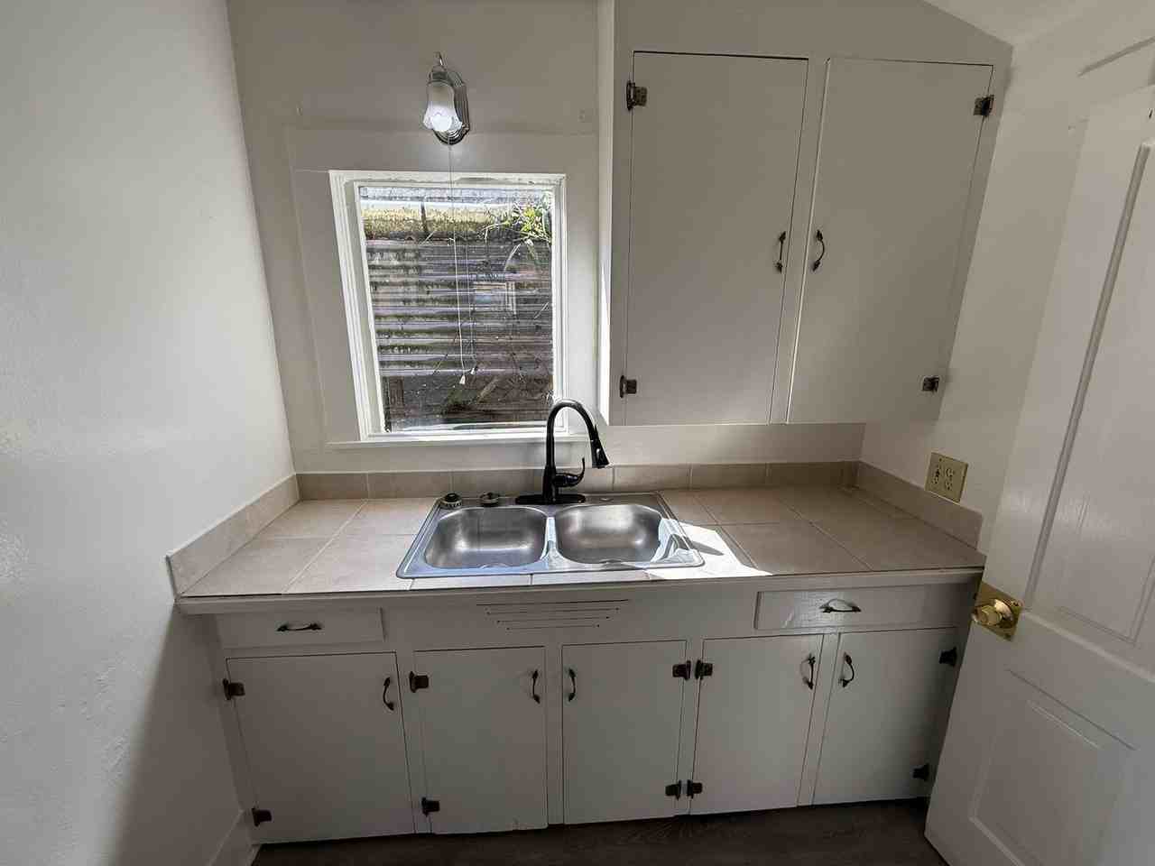 315 Jefferson St - Photo 6 of 15
