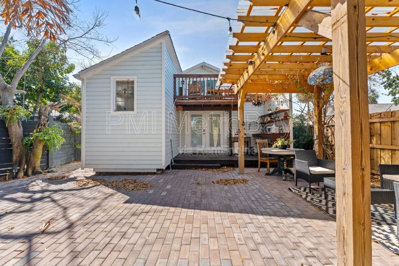 8505 N Lamar St #C - Photo 2 of 27
