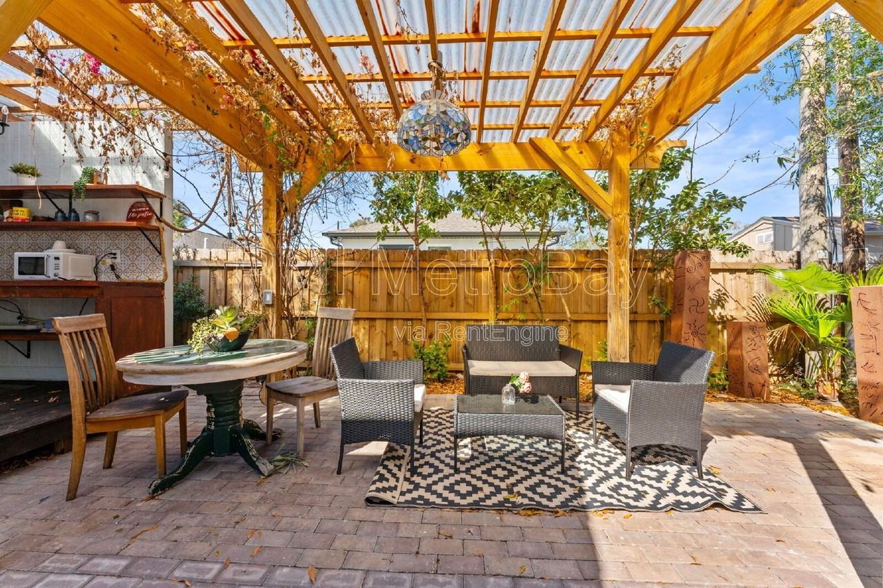 8505 N Lamar St #C - Photo 5 of 27