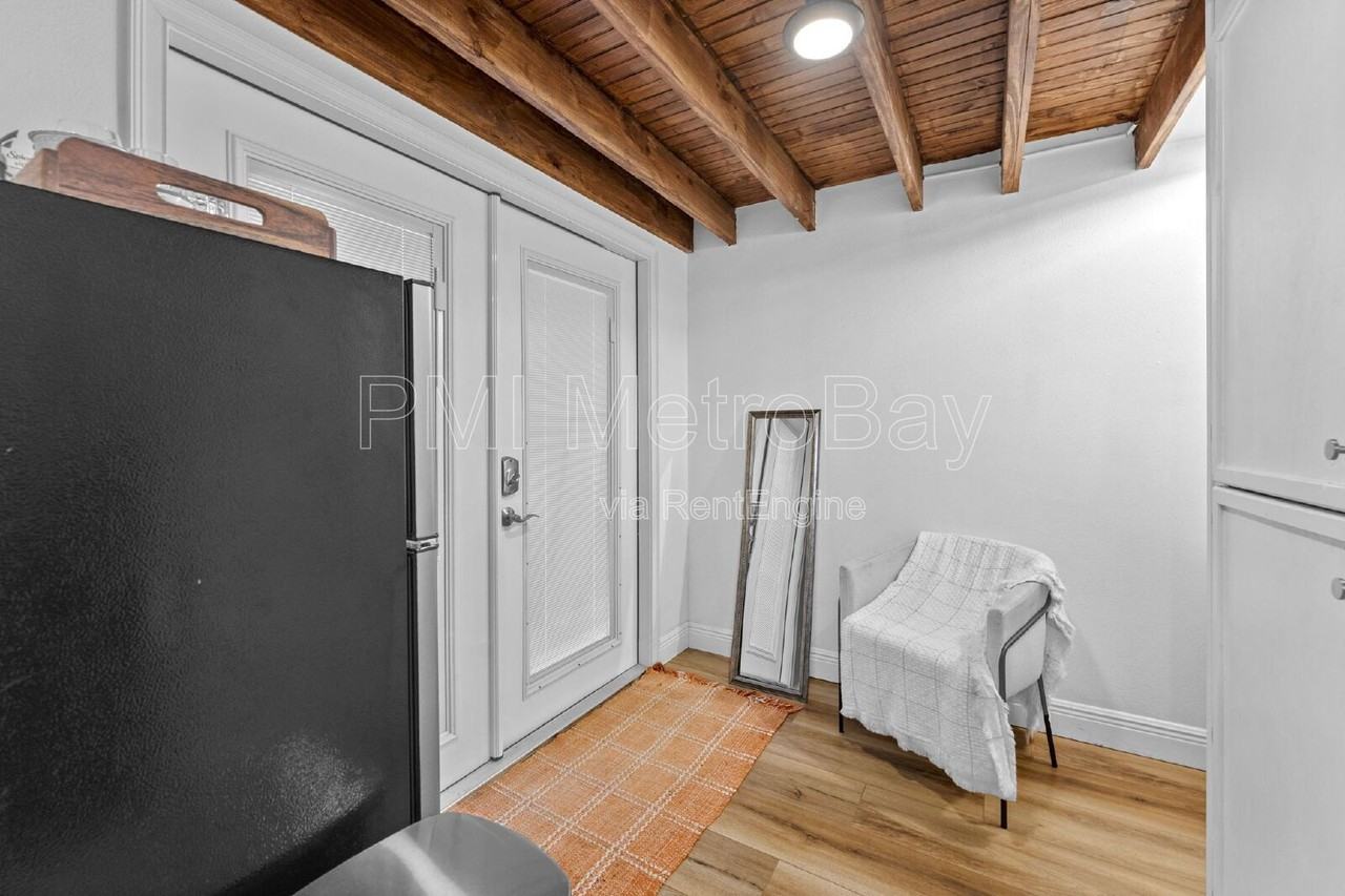 8505 N Lamar St #C - Photo 6 of 27
