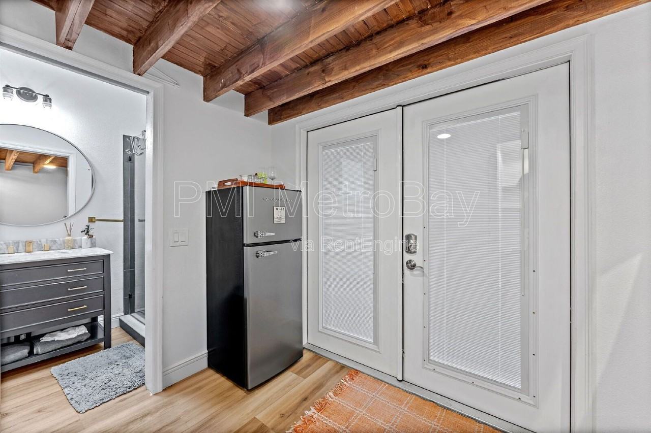 8505 N Lamar St #C - Photo 7 of 27