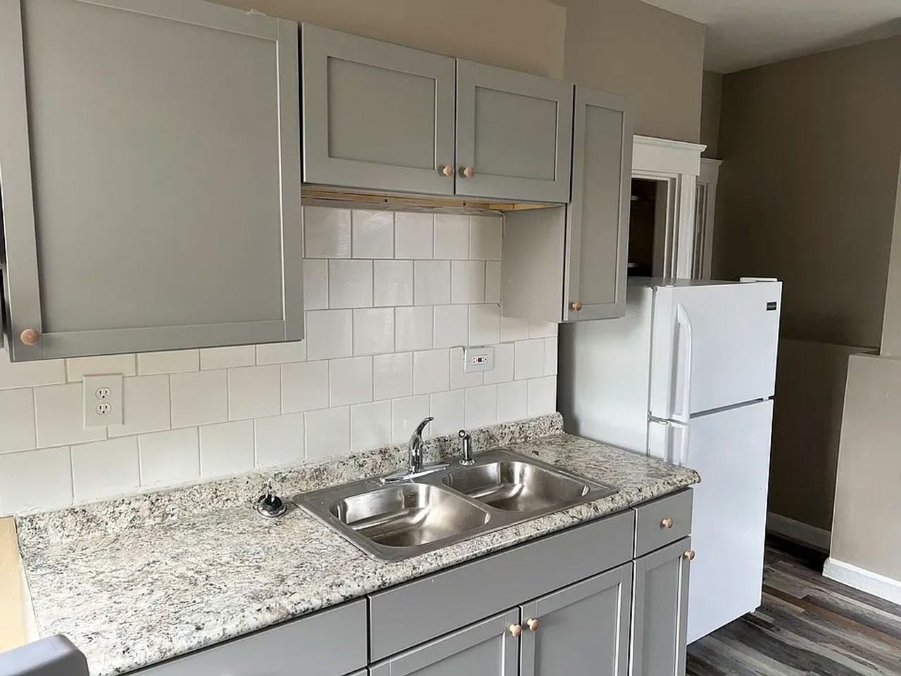 3643 W 8th St #1 - Photo 5 of 20