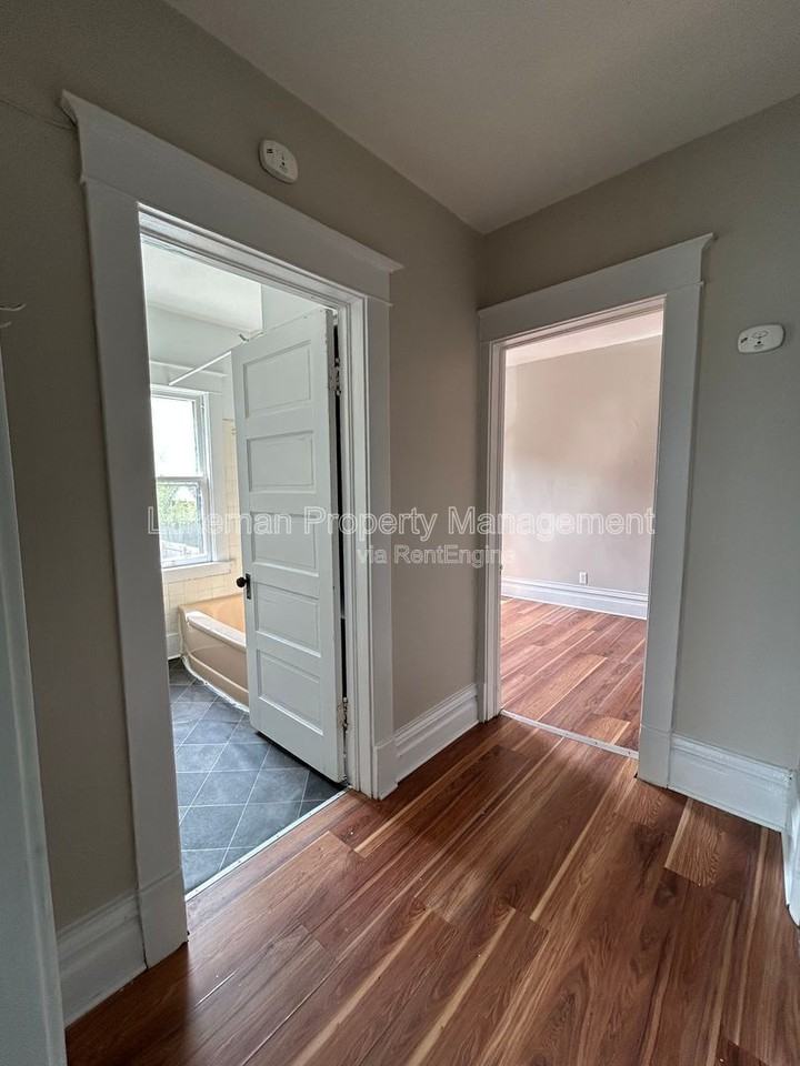 1320 S Westnedge Ave #4 - Photo 4 of 7