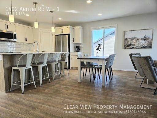 1402 Abitibi Rd W #1 - Photo 4 of 17