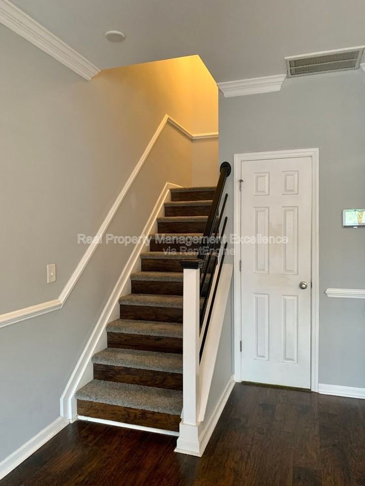 330 Gilman Ln #101 - Photo 7 of 33