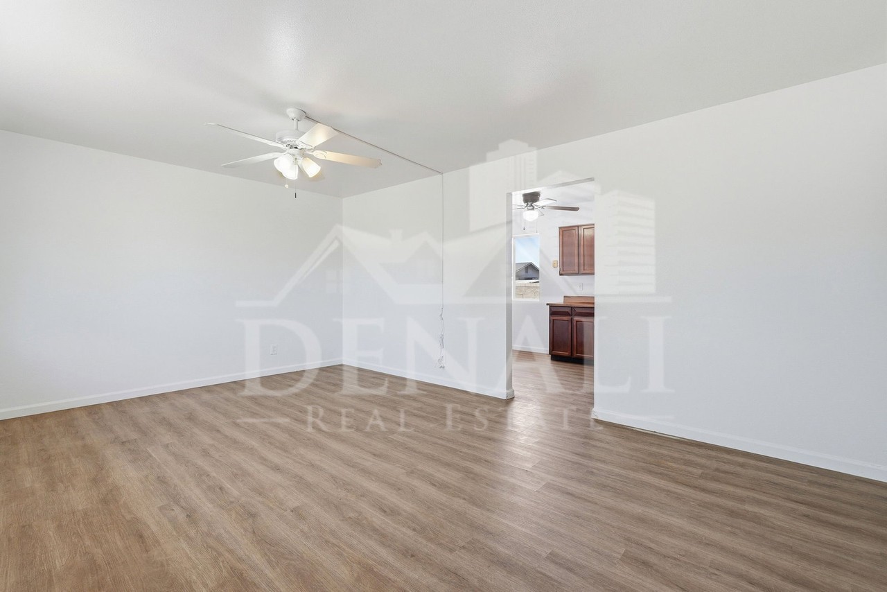 11540 E Elton Ave - Photo 4 of 34