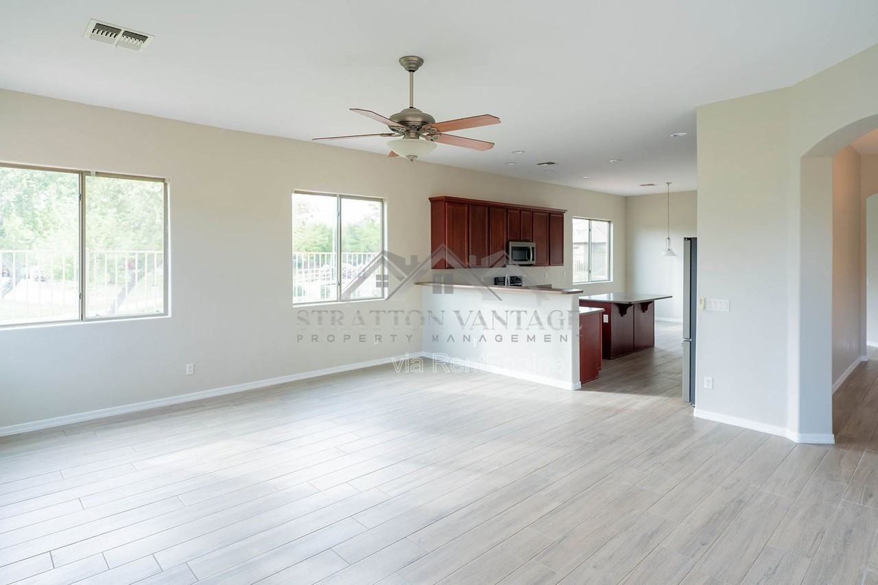2425 E Redwood Ct - Photo 6 of 27