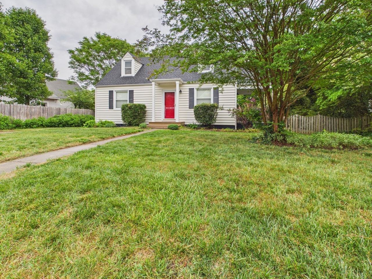 1603 Harvard Rd - Photo 2 of 33