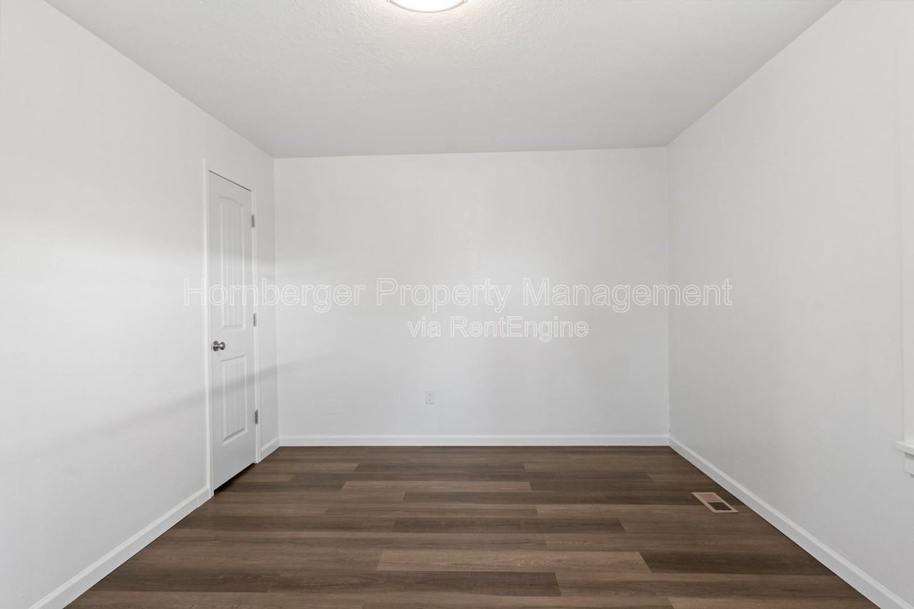 18420 E Bow Ave - Photo 4 of 20