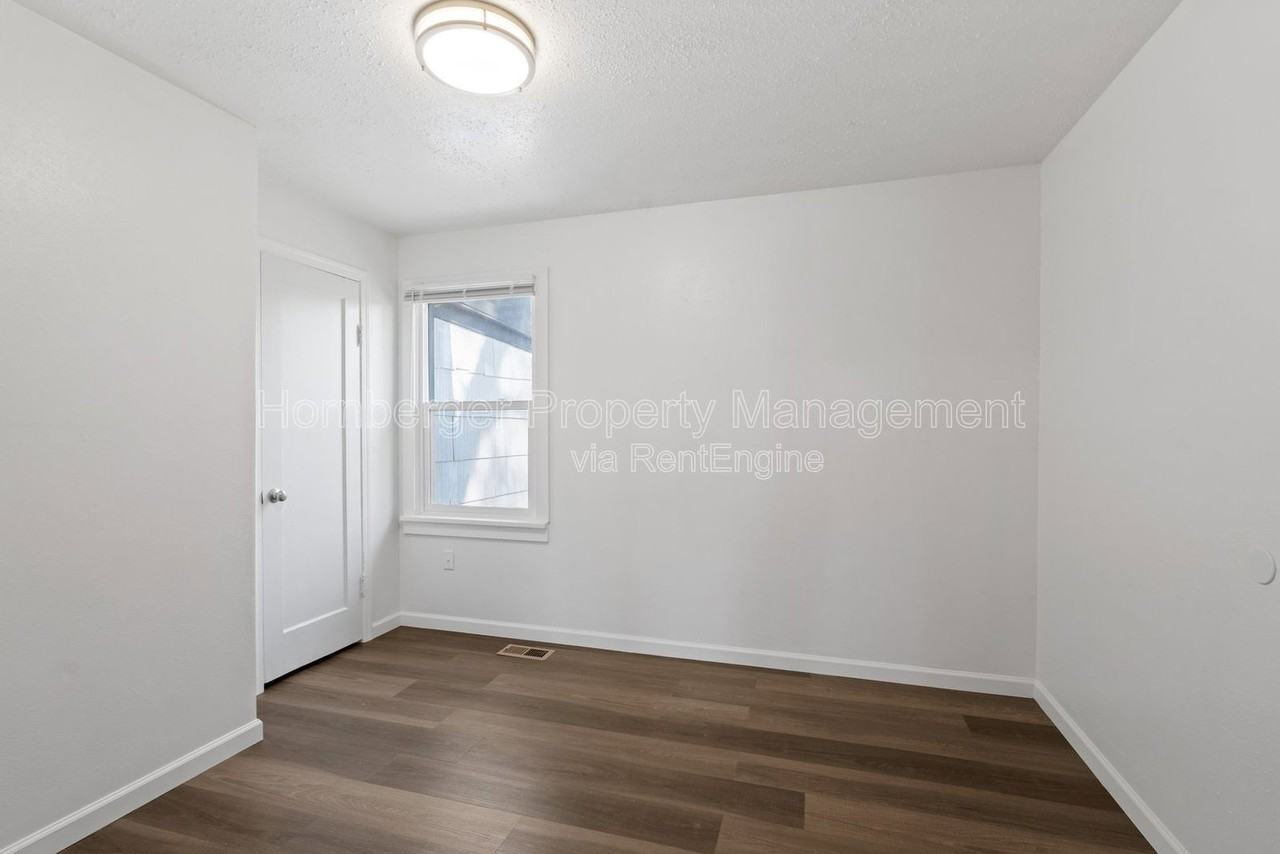 18420 E Bow Ave - Photo 6 of 20