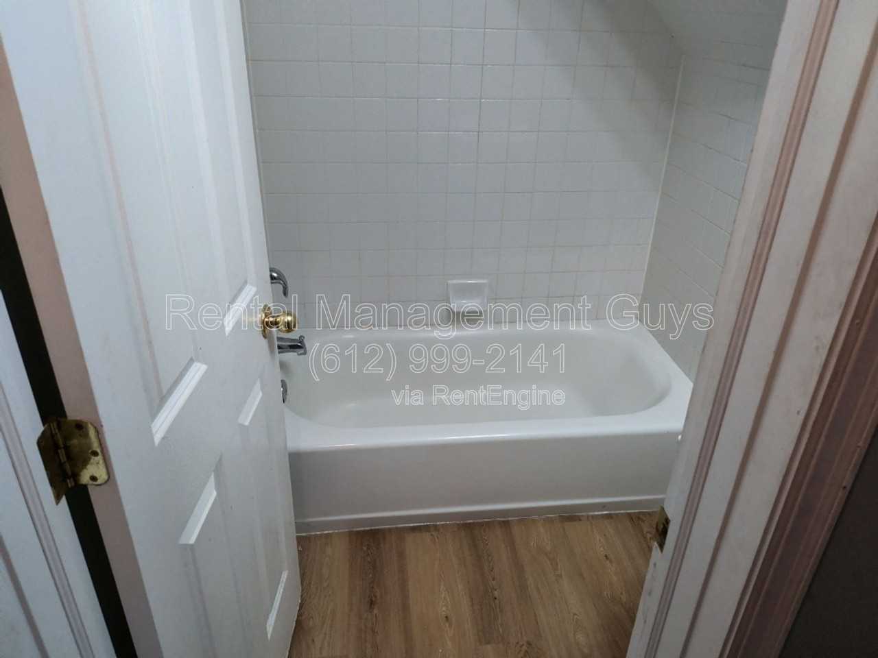 3301 Oliver Ave N - Photo 7 of 14
