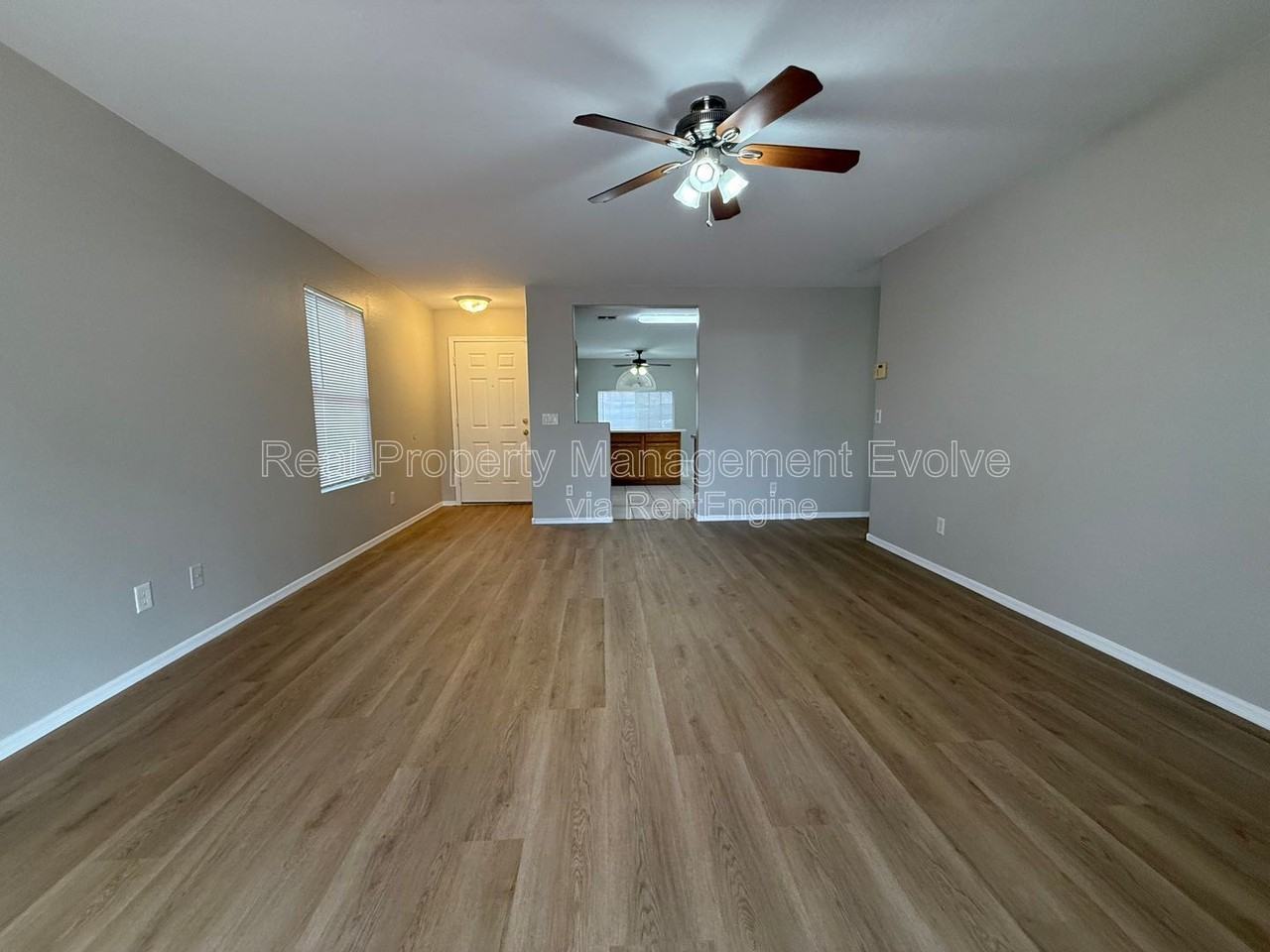 12438 W Hearn Rd - Photo 4 of 23