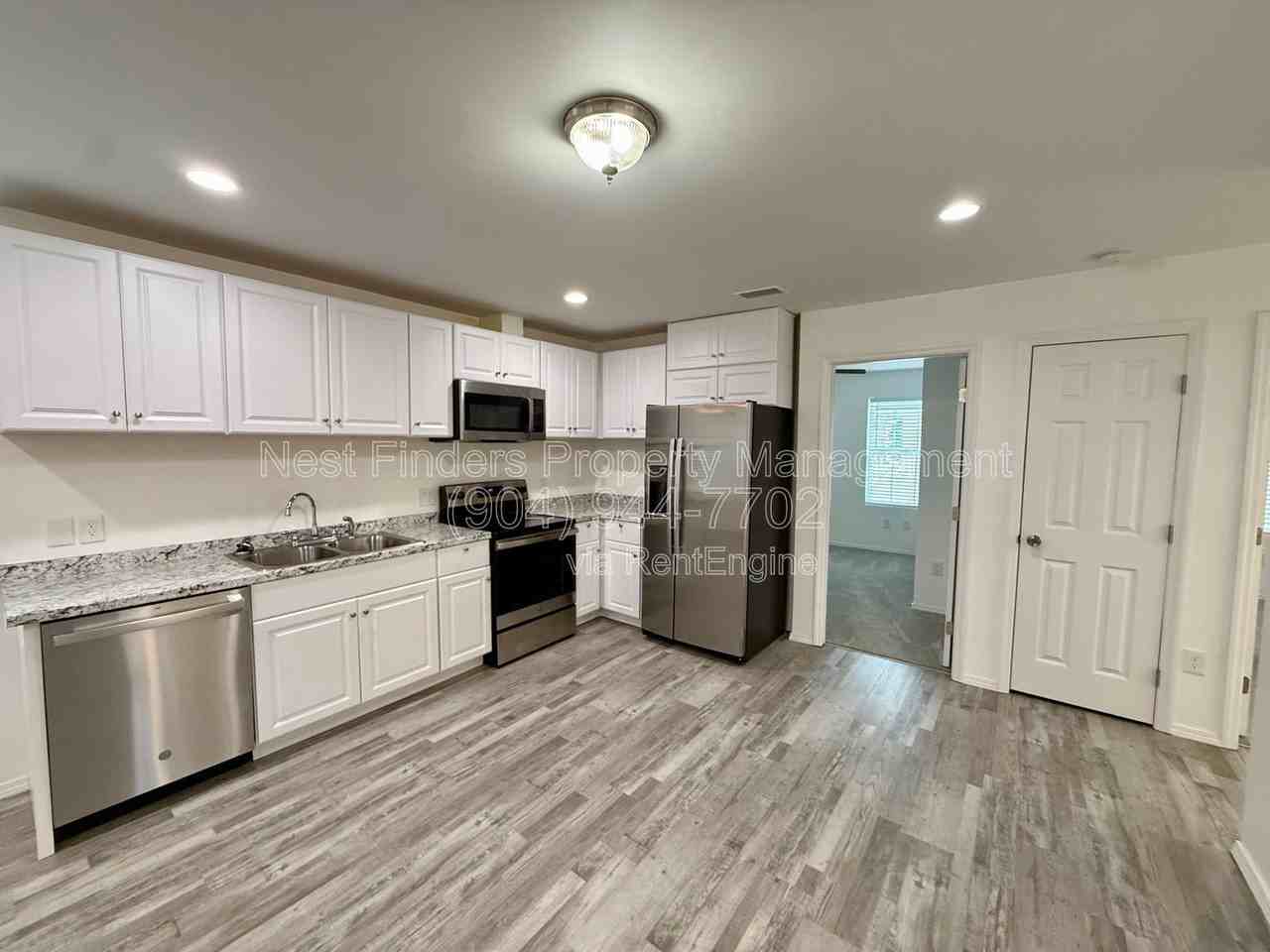 2220 Flesher Ave - Photo 4 of 20